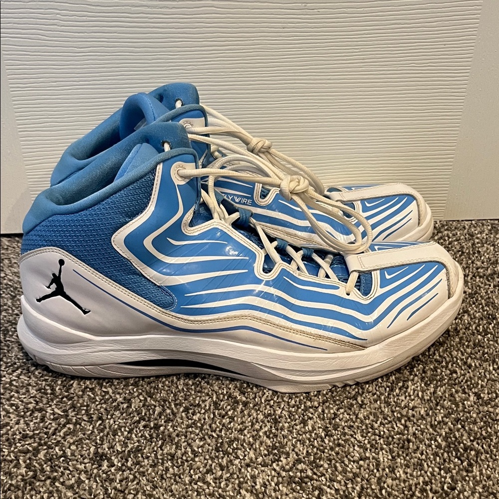 Team Issue UNC Tar Heels Jordan Basketball Shoe Size 14